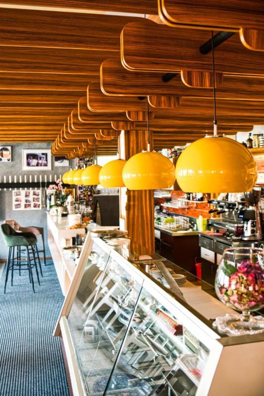 Bed and Breakfast Cafe Rudi Living Parcines Exterior foto