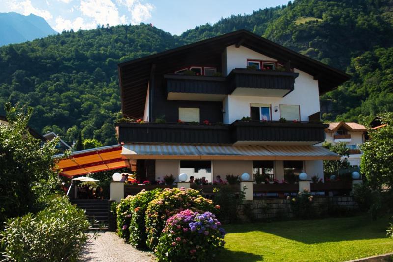 Bed and Breakfast Cafe Rudi Living Parcines Exterior foto