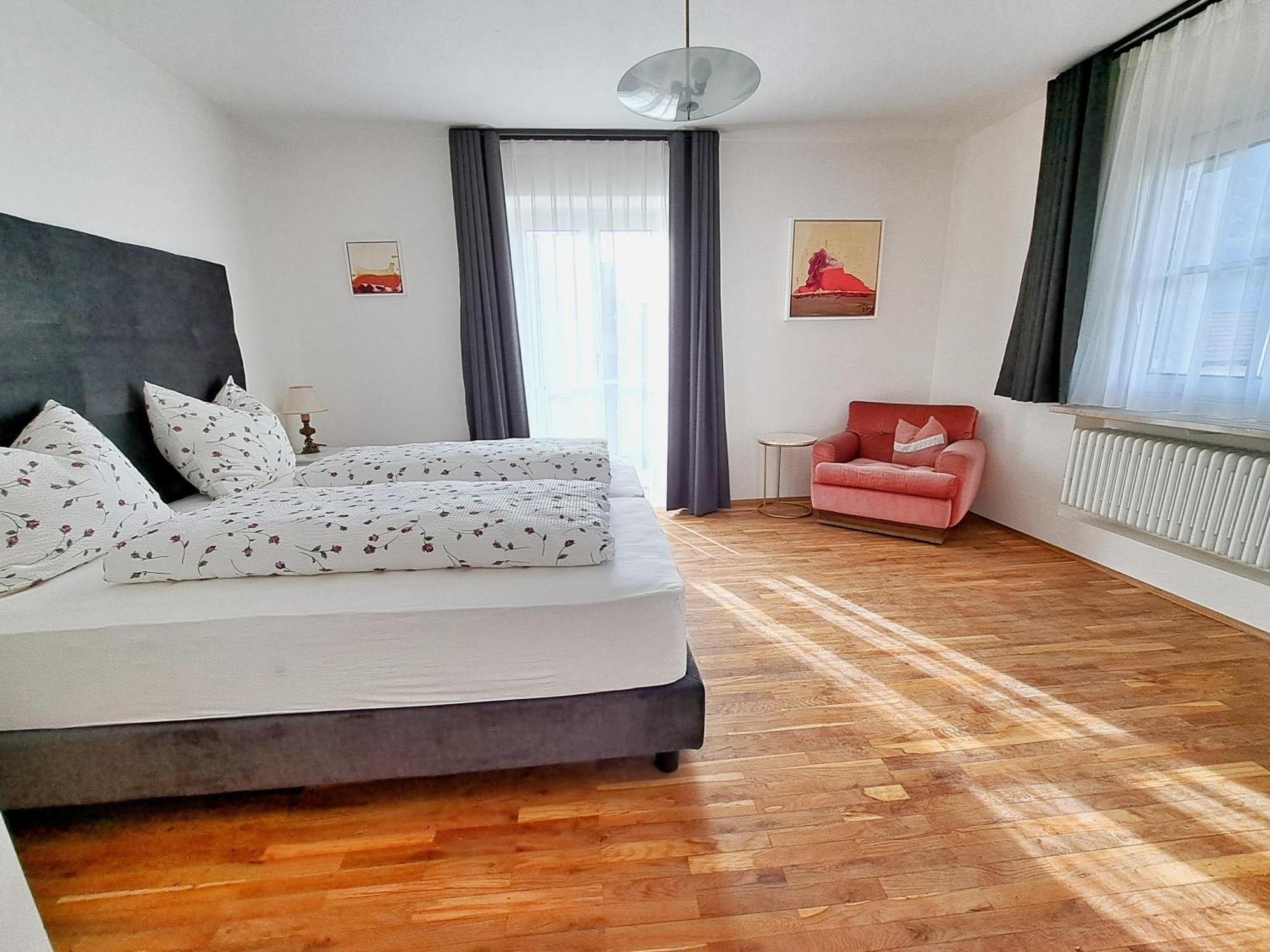 Bed and Breakfast Cafe Rudi Living Parcines Exterior foto